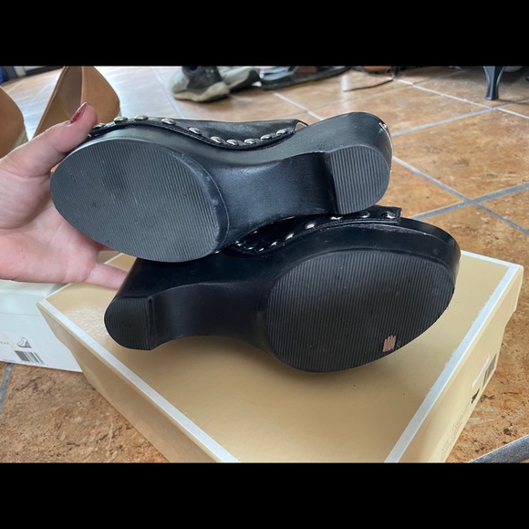 Michael Kors Charm Sling - Picture 2 of 3